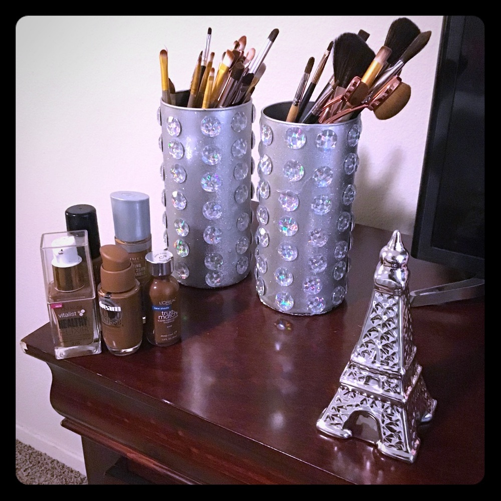 Makeup holder